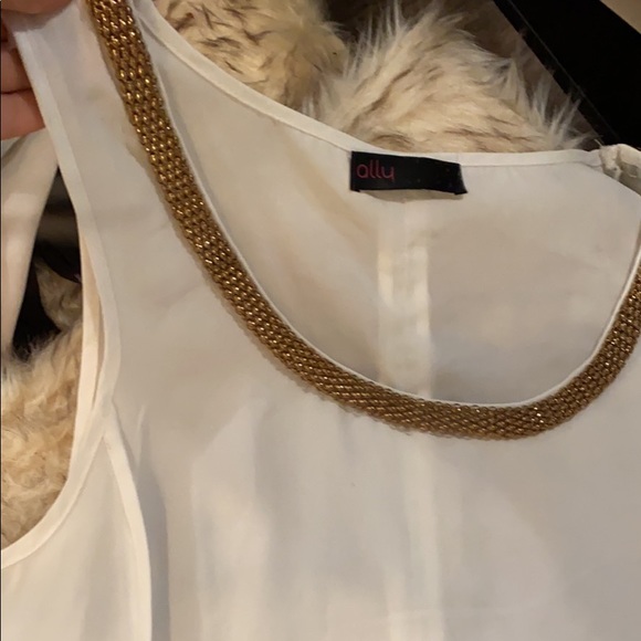 Beautiful white and gold top - Picture 2 of 2